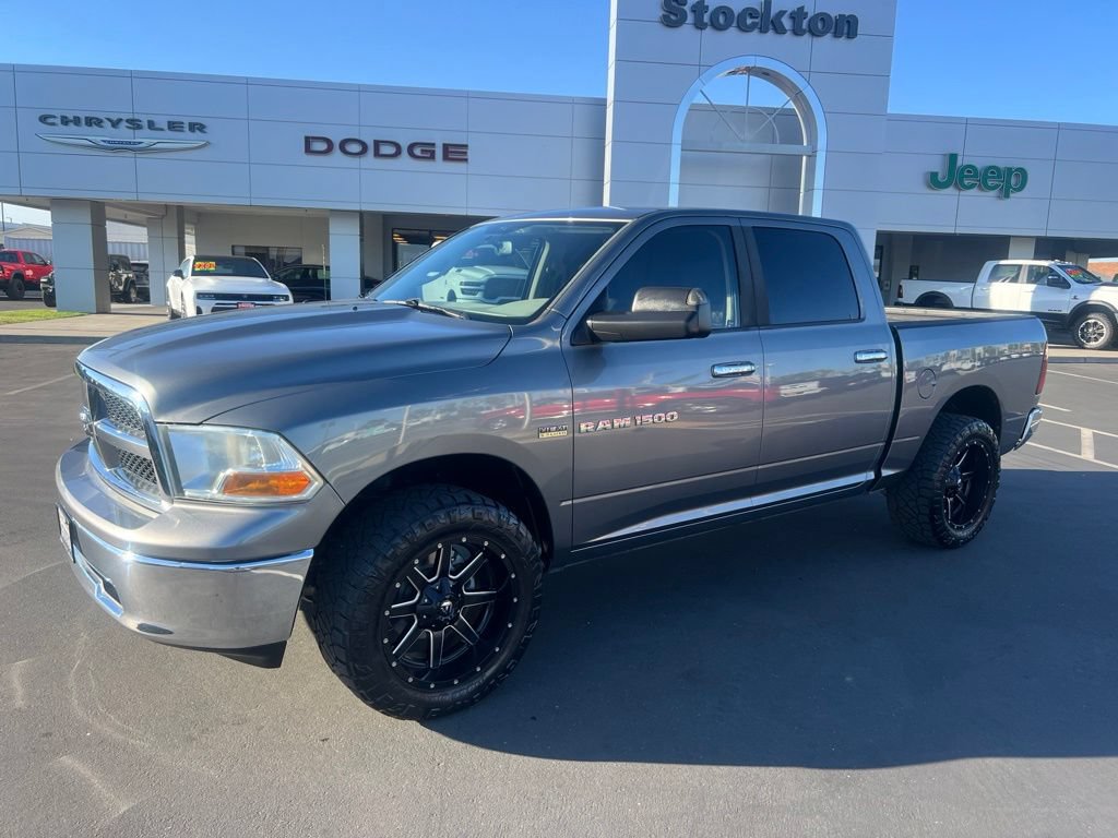 Used 2011 RAM 1500 Classic SLT w/ Luxury Group AWD/4WD image 2