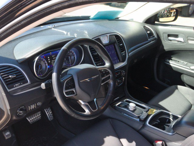 Used 2021 Chrysler 300 Touring w/ Sport Appearance Package RWD image 15