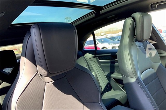 Used 2025 Porsche Macan 4 Electric image 8