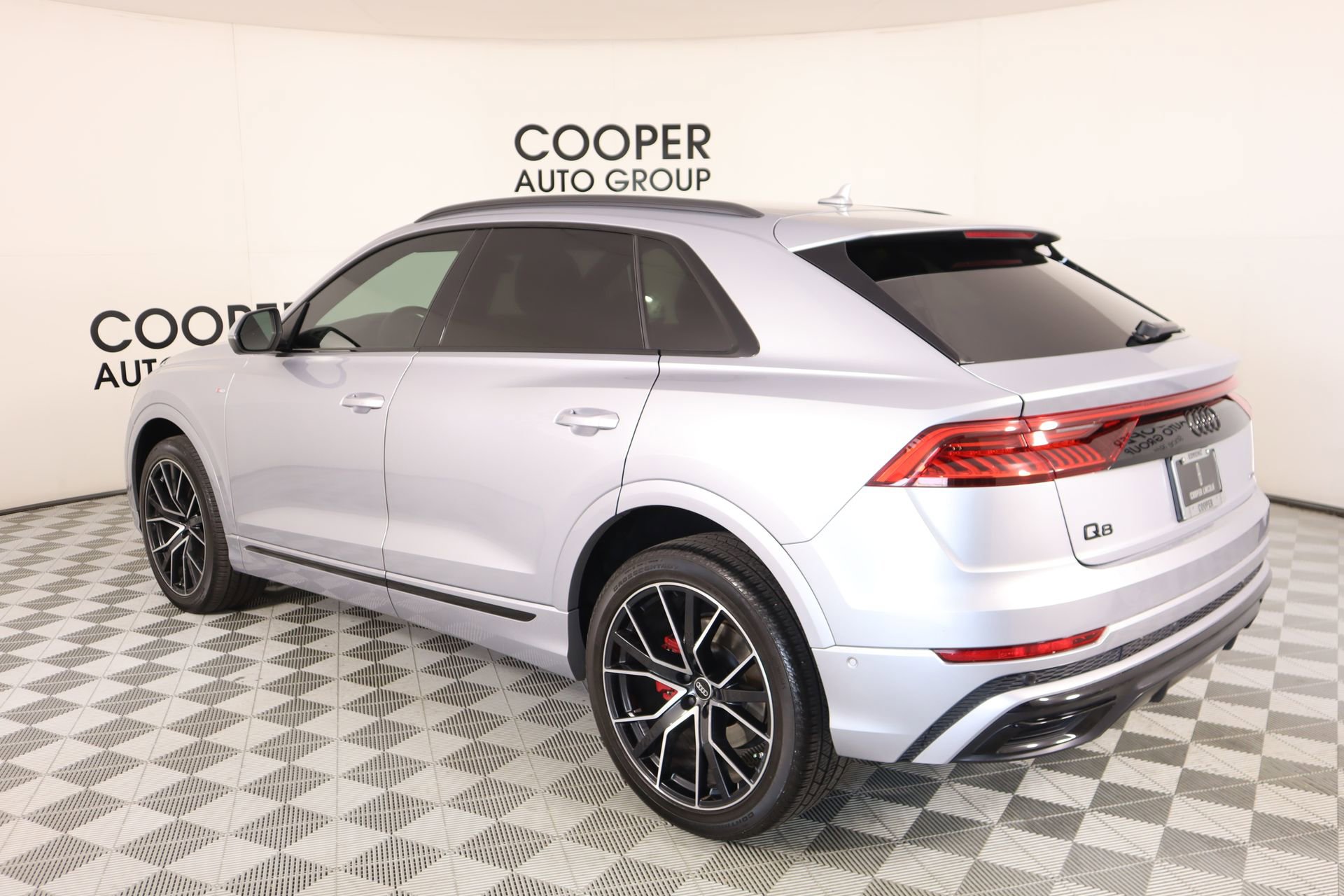 Used 2022 Audi Q8 Premium Plus AWD/4WD image 24