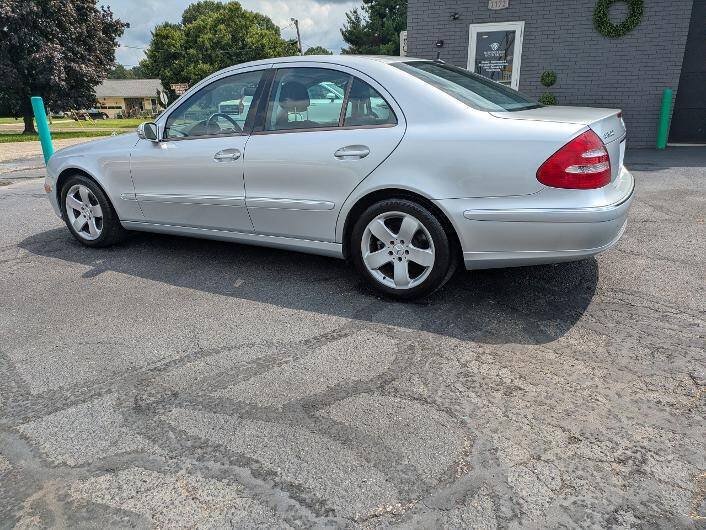 Used 2006 Mercedes-Benz E 500 4MATIC Sedan image 3