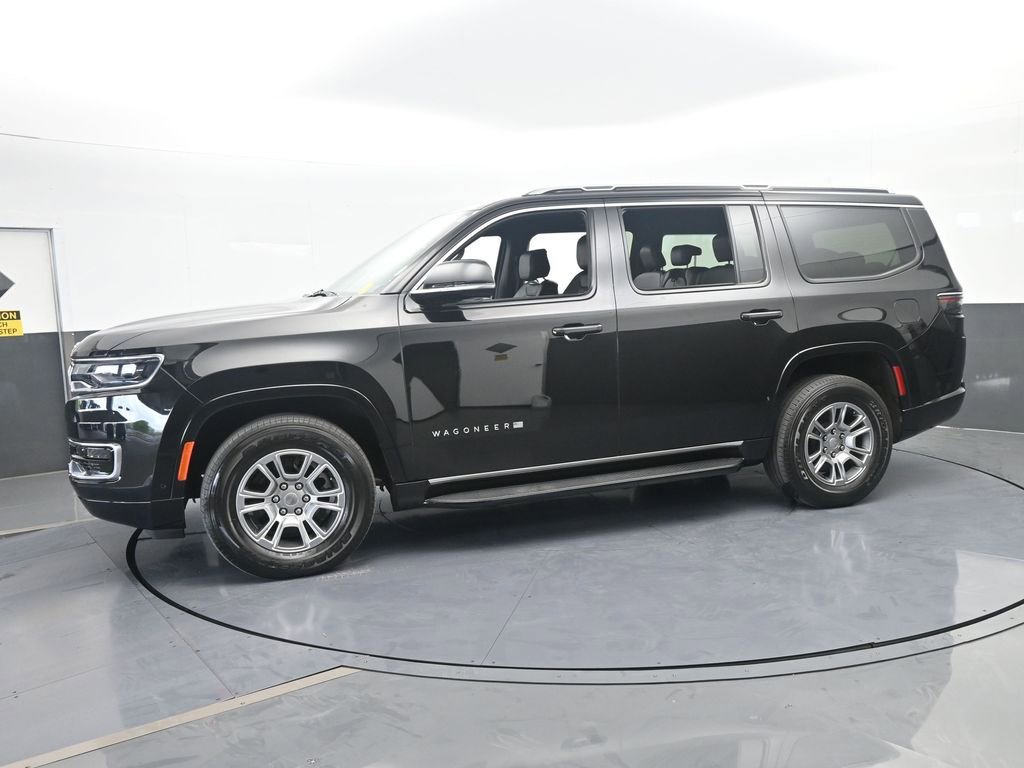 Used 2023 Jeep Wagoneer 4WD image 2