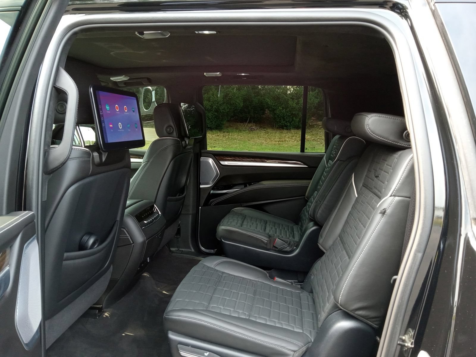 Used 2025 Cadillac Escalade ESV Sport Platinum AWD/4WD image 26
