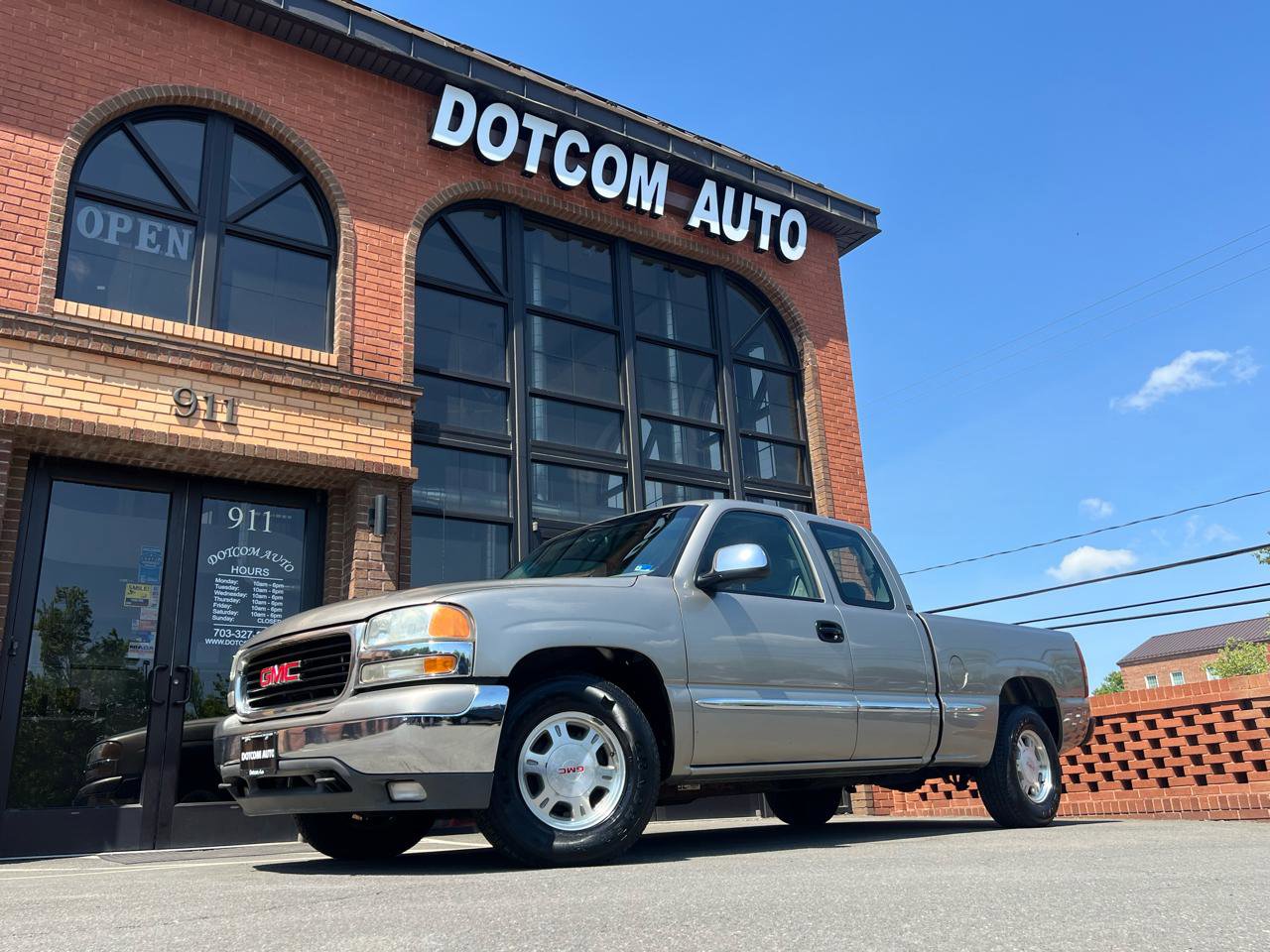 Used 2000 GMC Sierra 1500 2WD Extended Cab w/ Convenience Plus Group image 3
