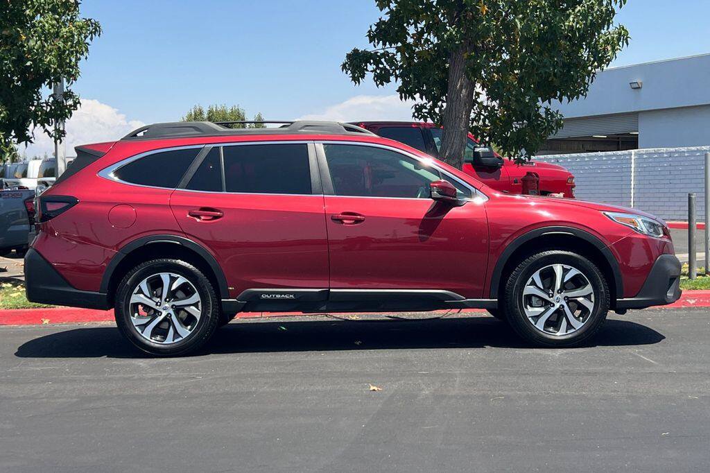 Used 2022 Subaru Outback Limited AWD/4WD image 3