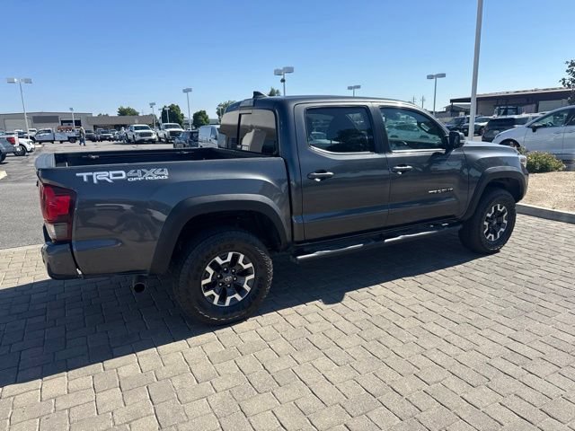 Used 2019 Toyota Tacoma TRD Off-Road w/ Technology Package AWD/4WD image 2