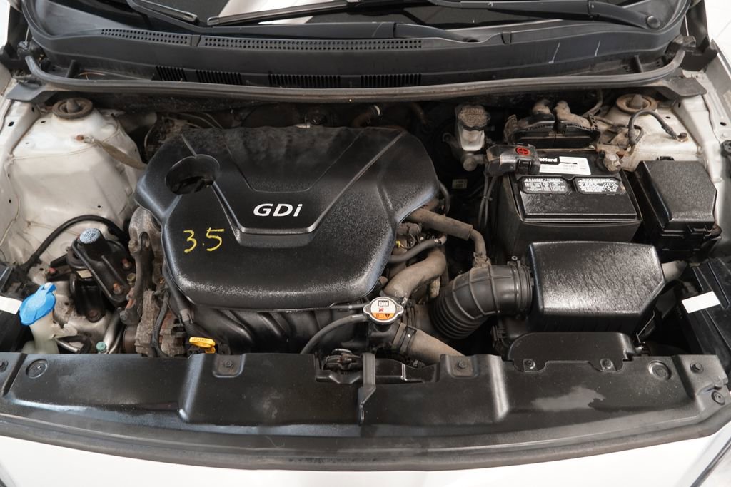 Used 2013 Hyundai Accent GLS image 35