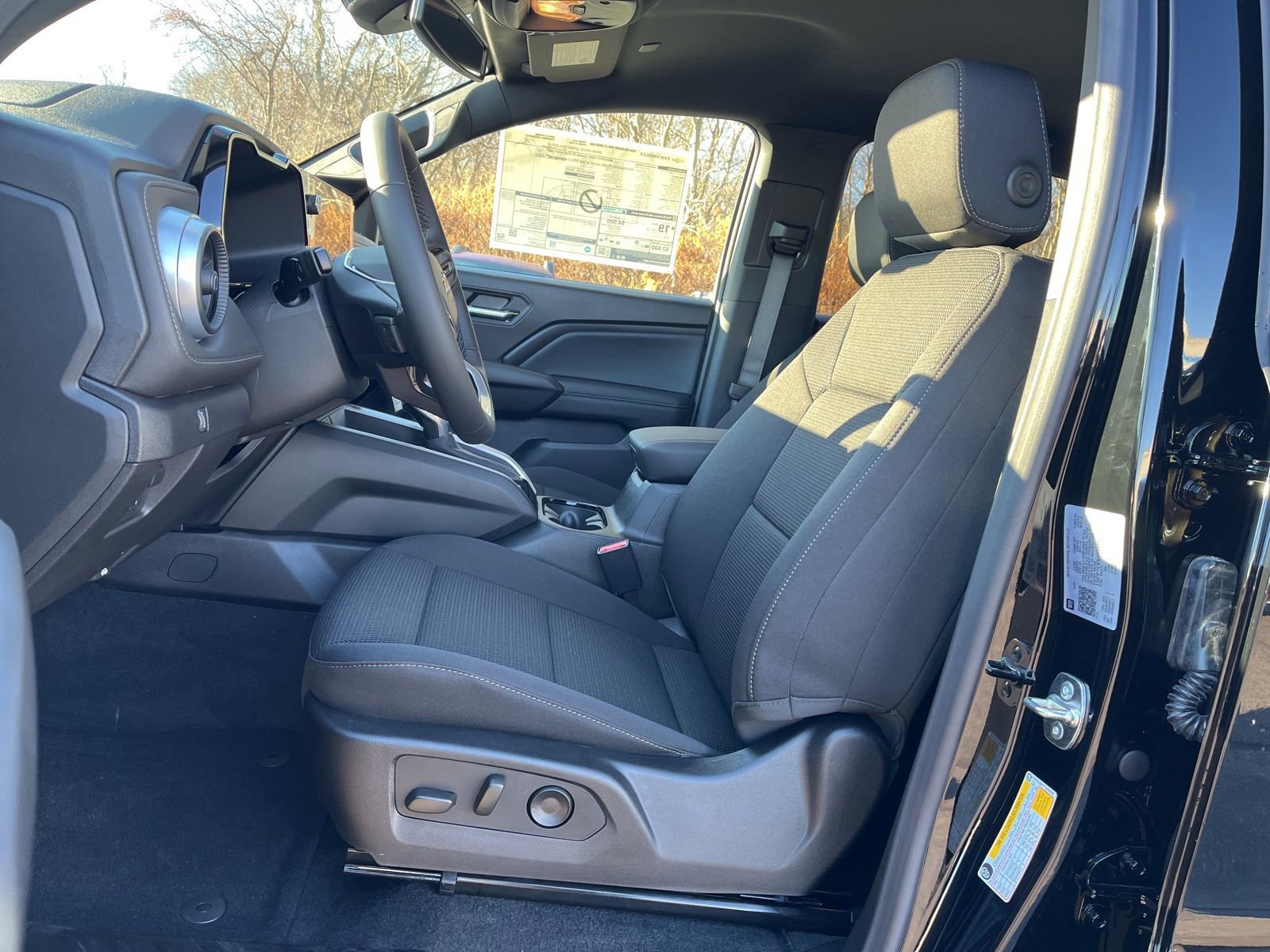 New 2026 Chevrolet Colorado LT image 13