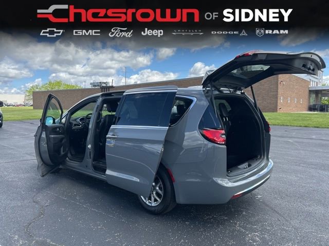 Used 2025 Chrysler Pacifica Select FWD image 20