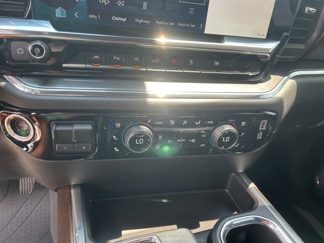 Used 2024 Chevrolet Silverado 1500 High Country w/ High Country Premium Package image 25