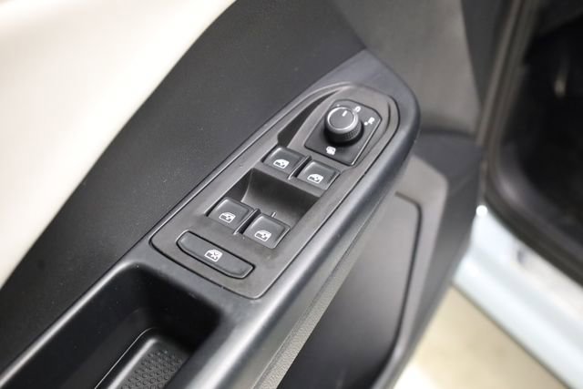 Used 2025 Volkswagen Taos SE image 18