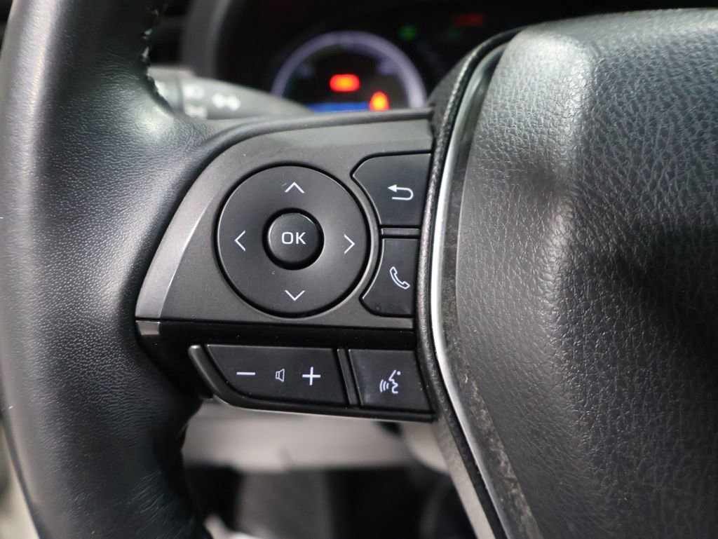 Used 2022 Toyota Venza XLE image 36