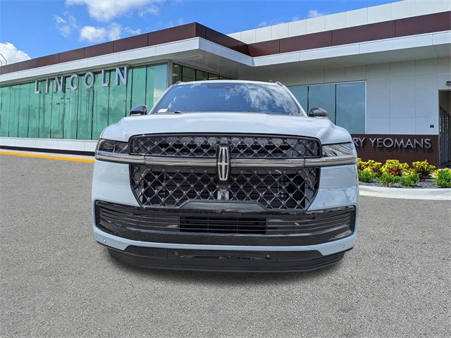New 2025 Lincoln Navigator Reserve image 9
