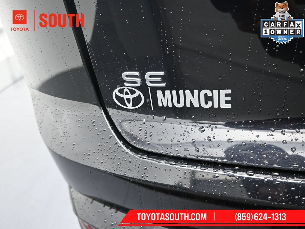 Used 2024 Volkswagen Atlas Cross Sport SE FWD image 38