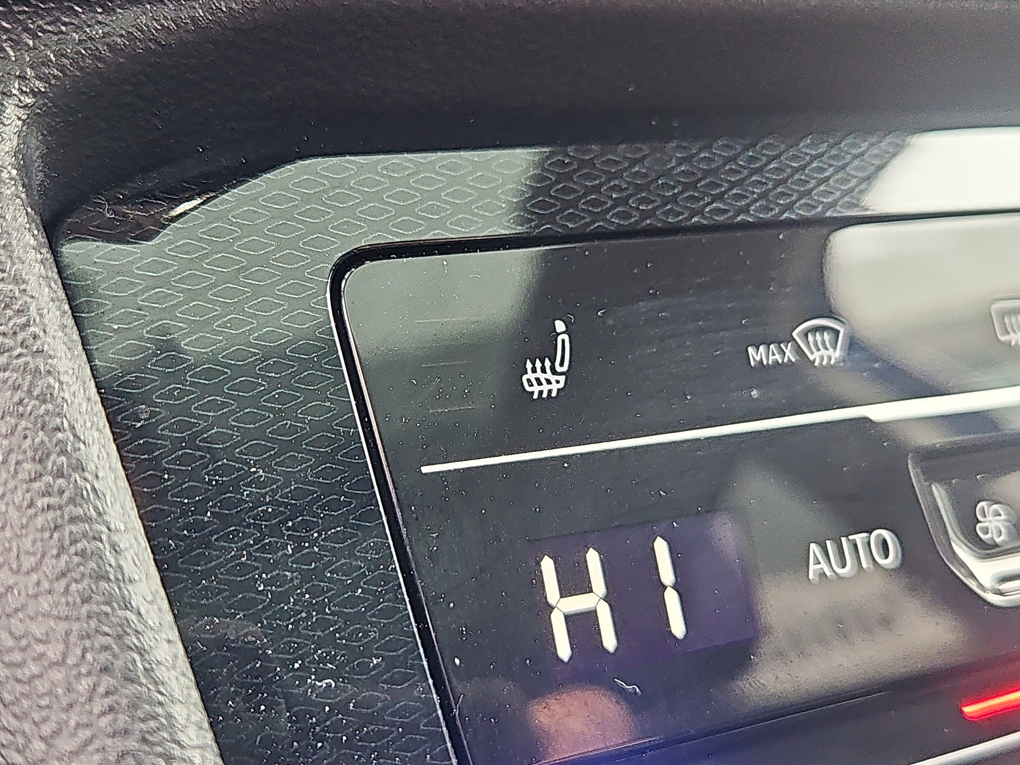 Certified 2025 Volkswagen Taos SE image 13