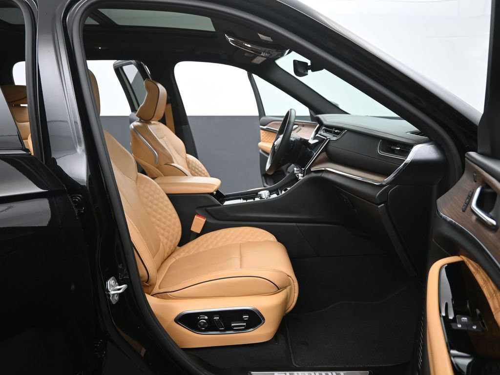 Used 2024 Jeep Grand Cherokee L Summit image 20