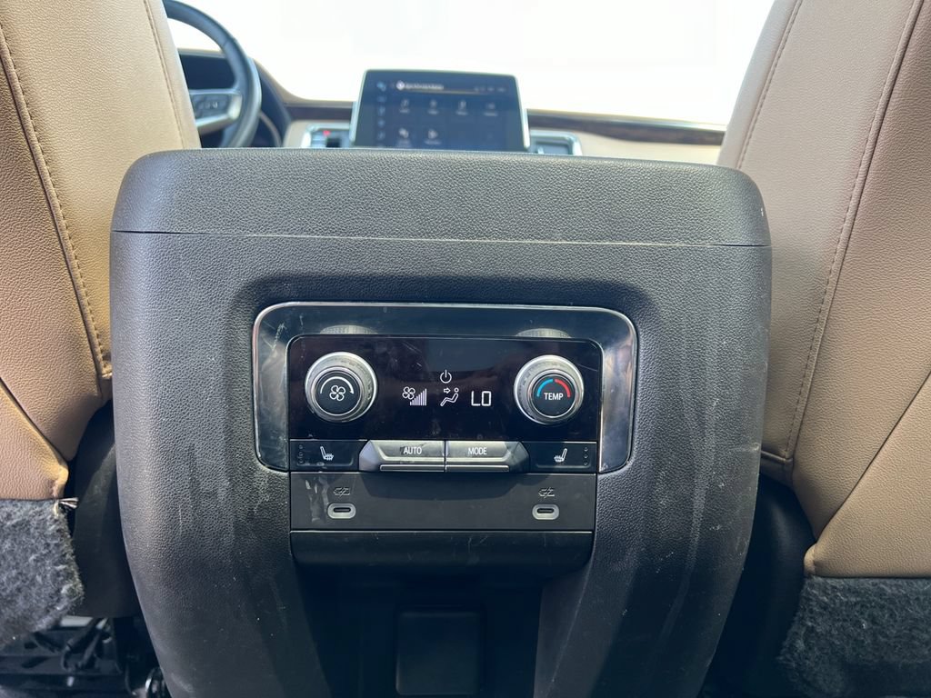 Used 2023 Chevrolet Tahoe Premier AWD/4WD image 35