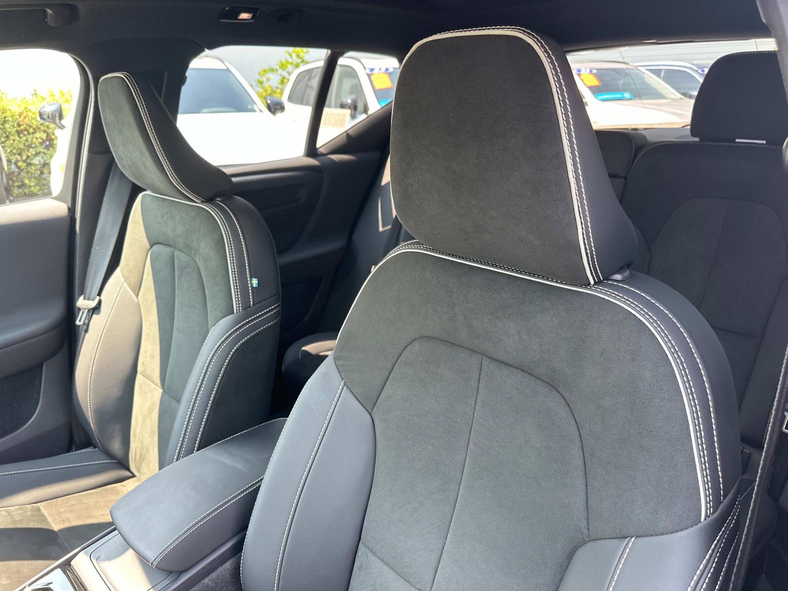 Certified 2023 Volvo XC40 Recharge Ultimate image 19