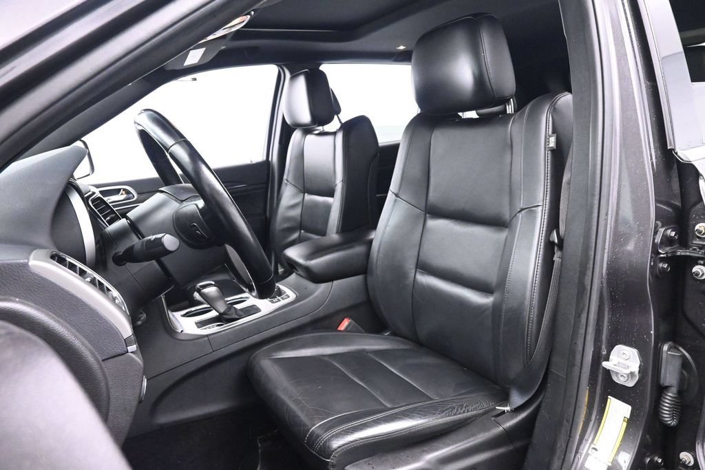 Used 2020 Jeep Grand Cherokee Limited AWD/4WD image 16
