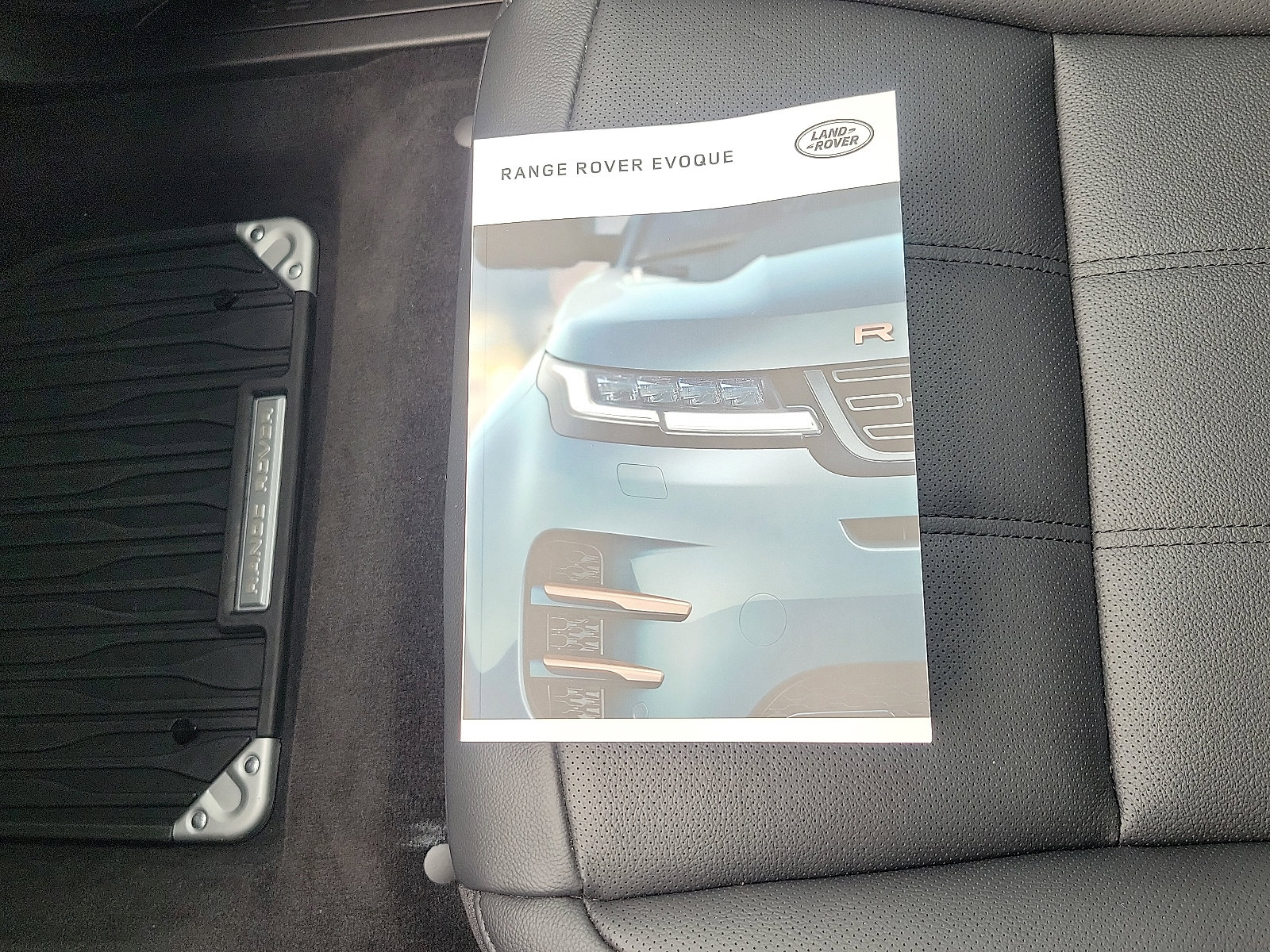 Used 2024 Land Rover Range Rover Evoque S image 25