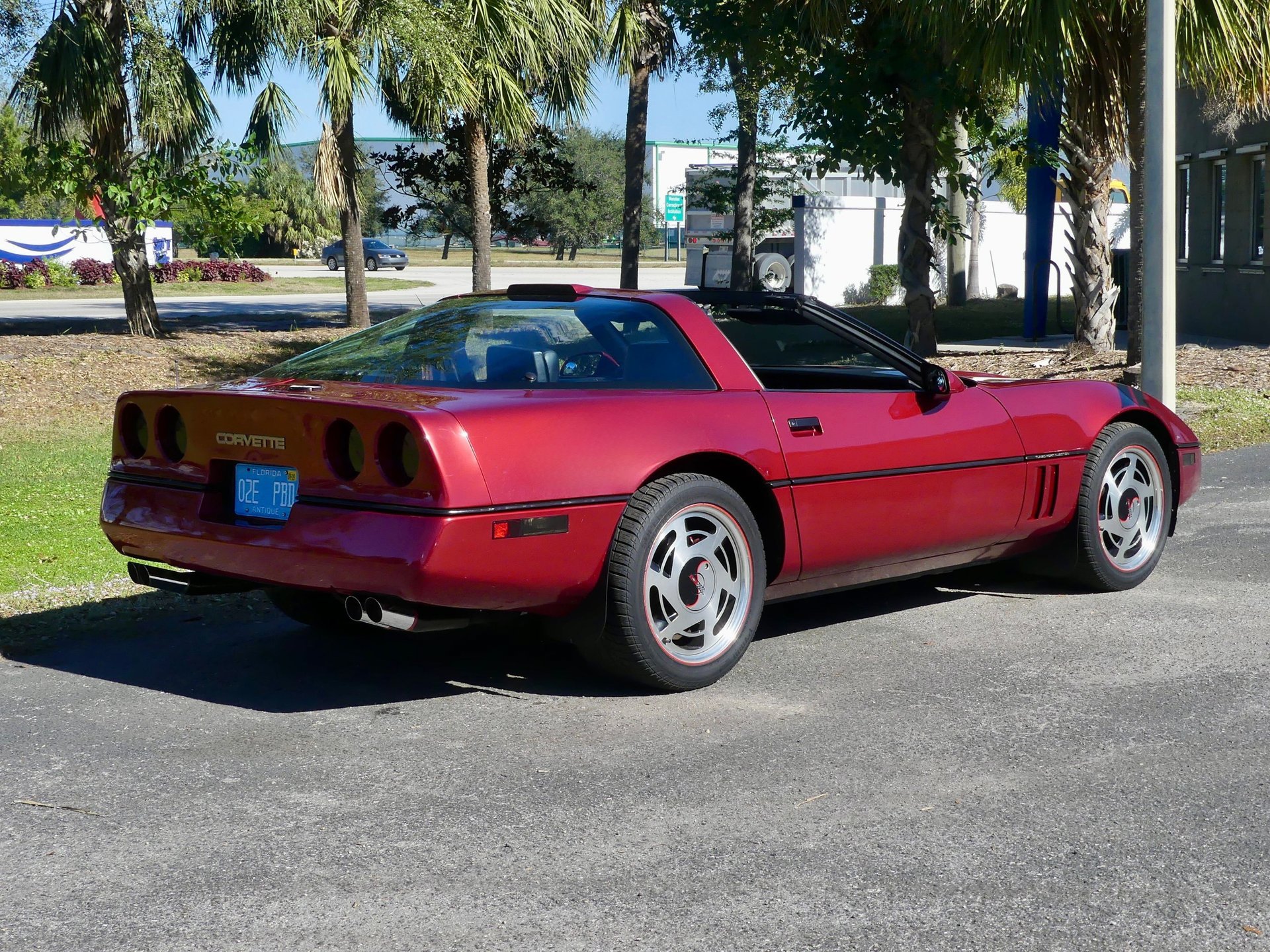 Used 1989 Chevrolet Corvette Coupe RWD image 25