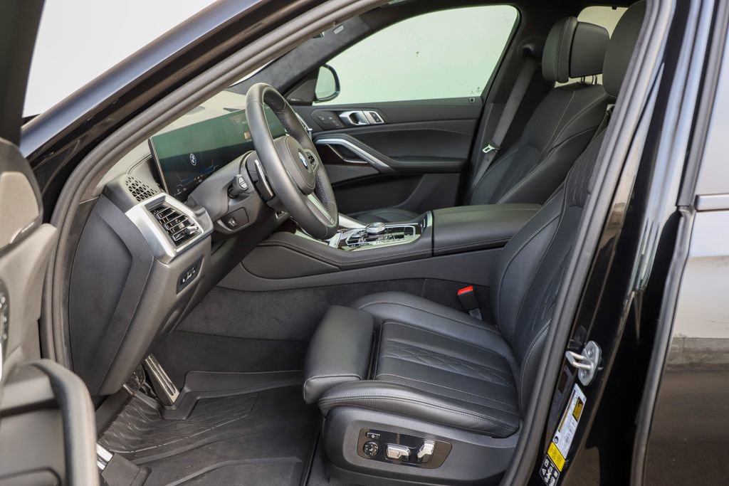 Used 2024 BMW X6 xDrive40i w/ Executive Package image 25