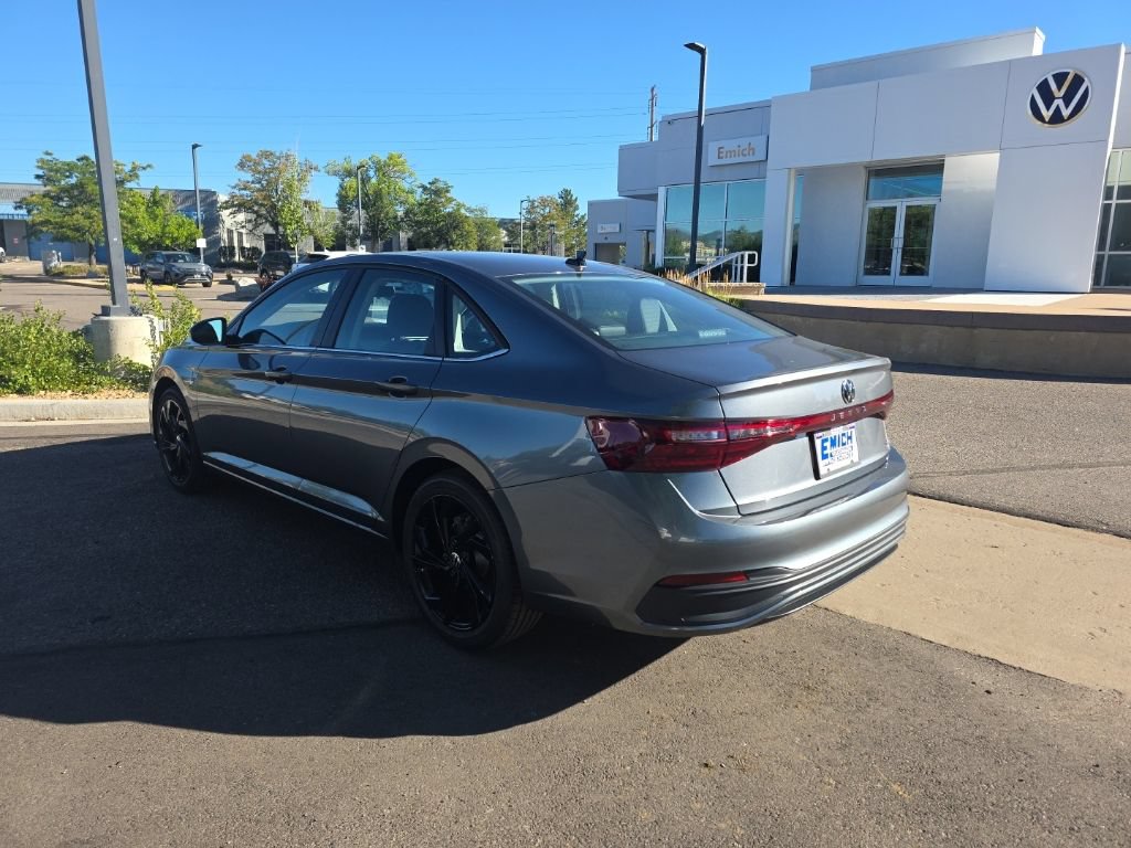 New 2027 Volkswagen Jetta SE FWD image 3