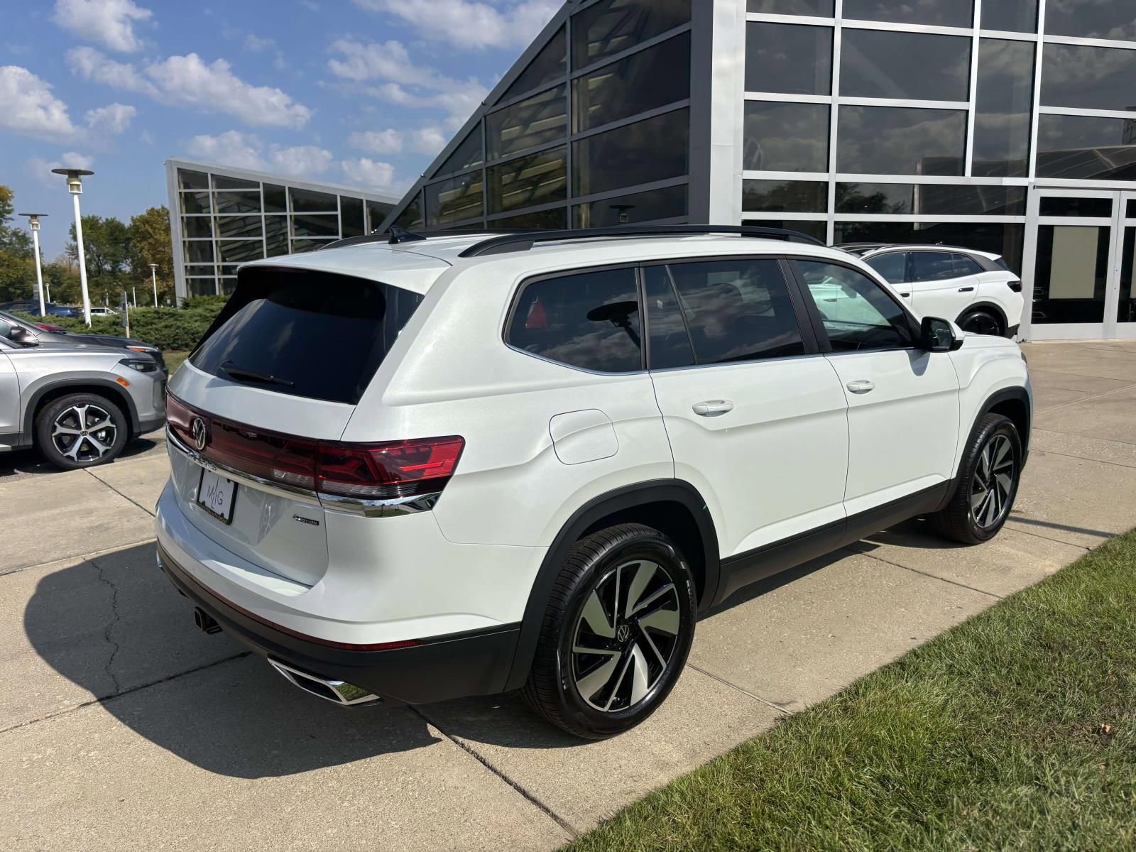 New 2026 Volkswagen Atlas SE image 7