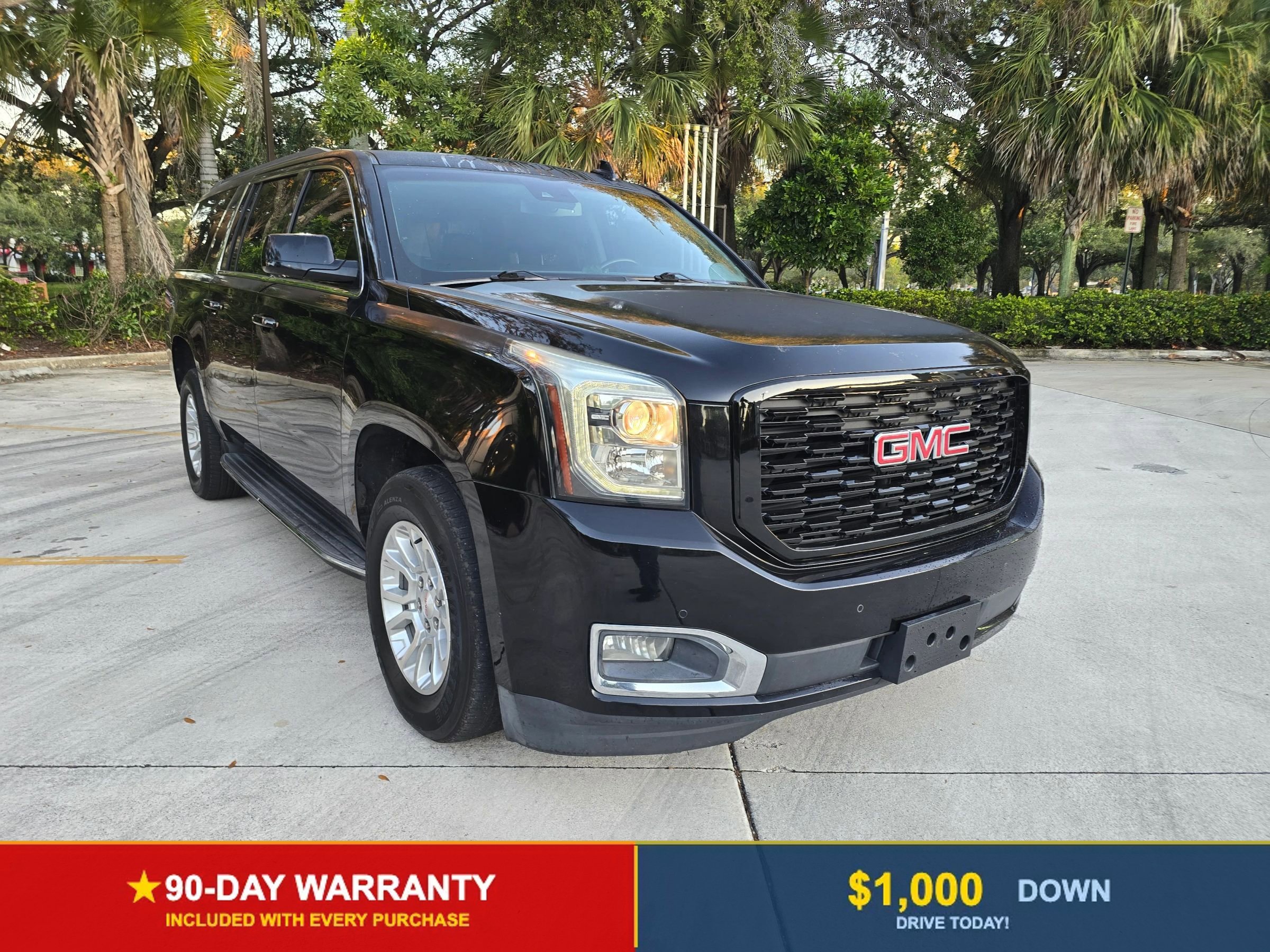 Used 2017 GMC Yukon XL SLT image 1