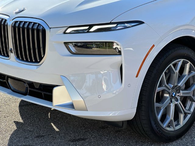 Used 2026 BMW X7 xDrive40i w/ Premium Package AWD/4WD image 12