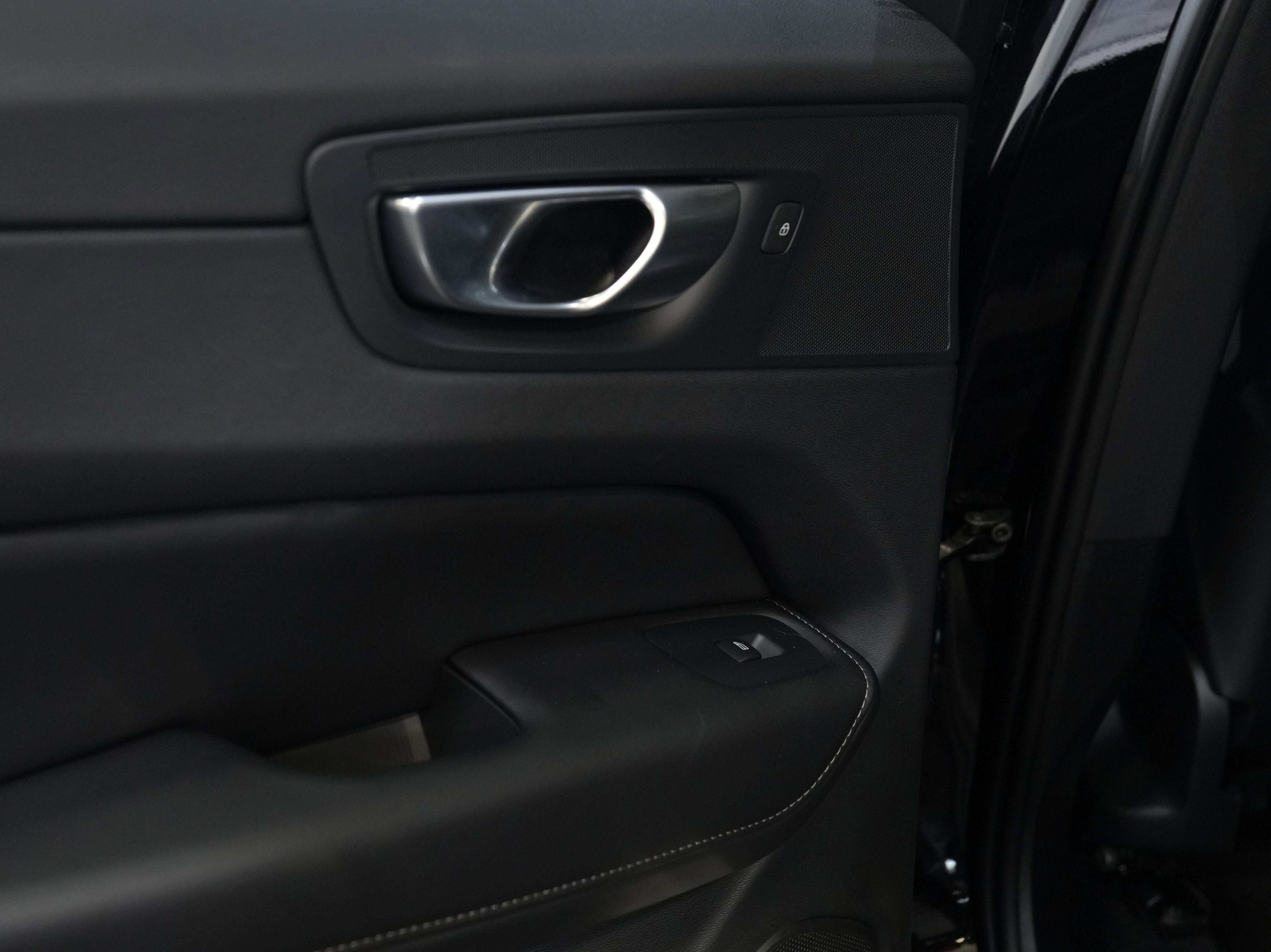 Used 2024 Volvo XC60 B5 Ultimate w/ Protection Package Premier image 26