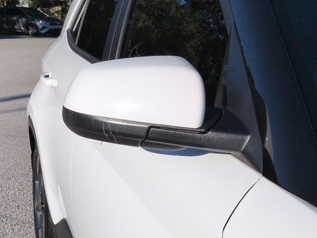 Used 2024 Hyundai Venue SEL FWD image 11