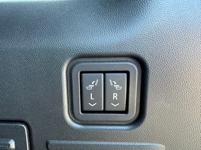 New 2025 GMC Hummer EV 2X w/ LPO, Illumination Package image 21