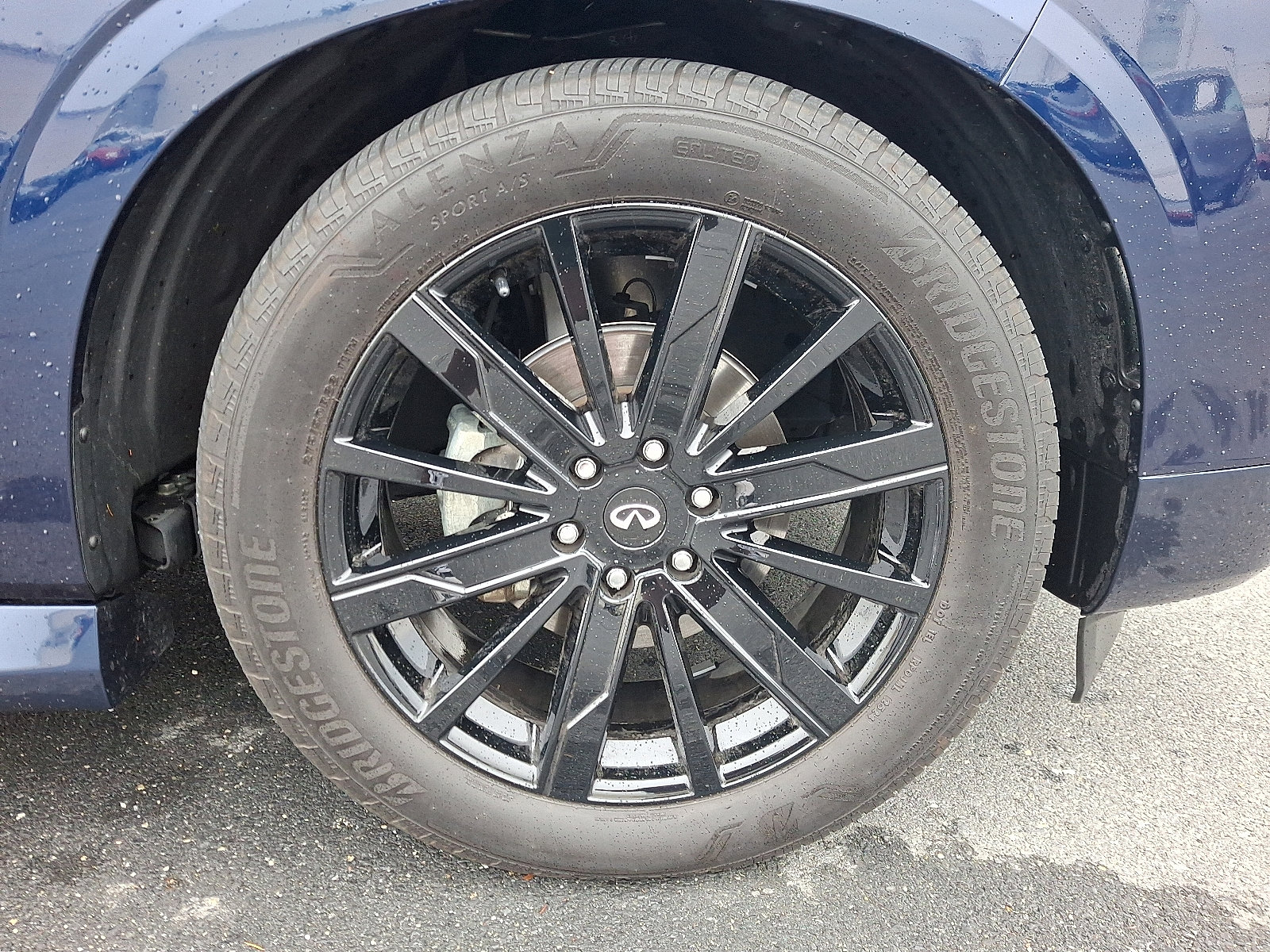 Certified 2025 INFINITI QX80 Sensory image 8