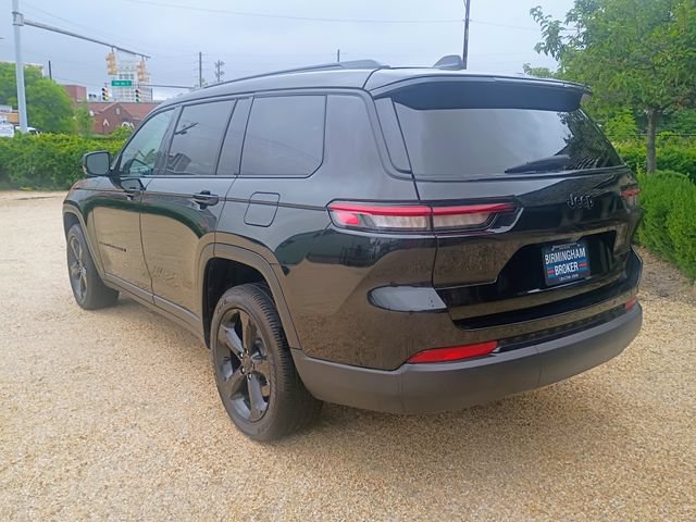 Used 2025 Jeep Grand Cherokee L Altitude RWD image 8