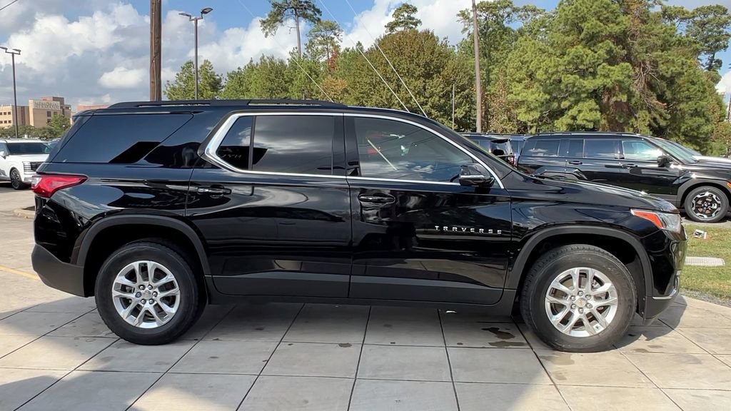 Used 2019 Chevrolet Traverse LT image 16
