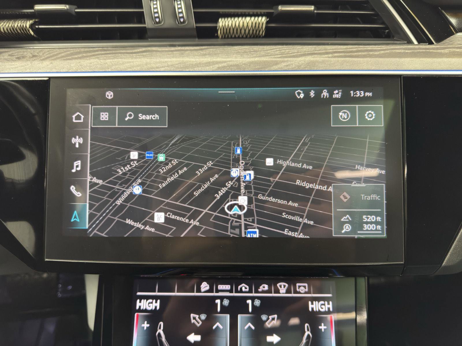Used 2022 Audi e-tron Prestige w/ Prestige Package AWD/4WD image 24