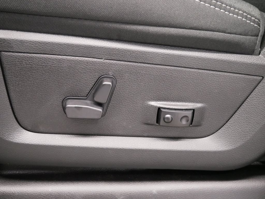 New 2026 RAM 2500 Big Horn AWD/4WD image 21