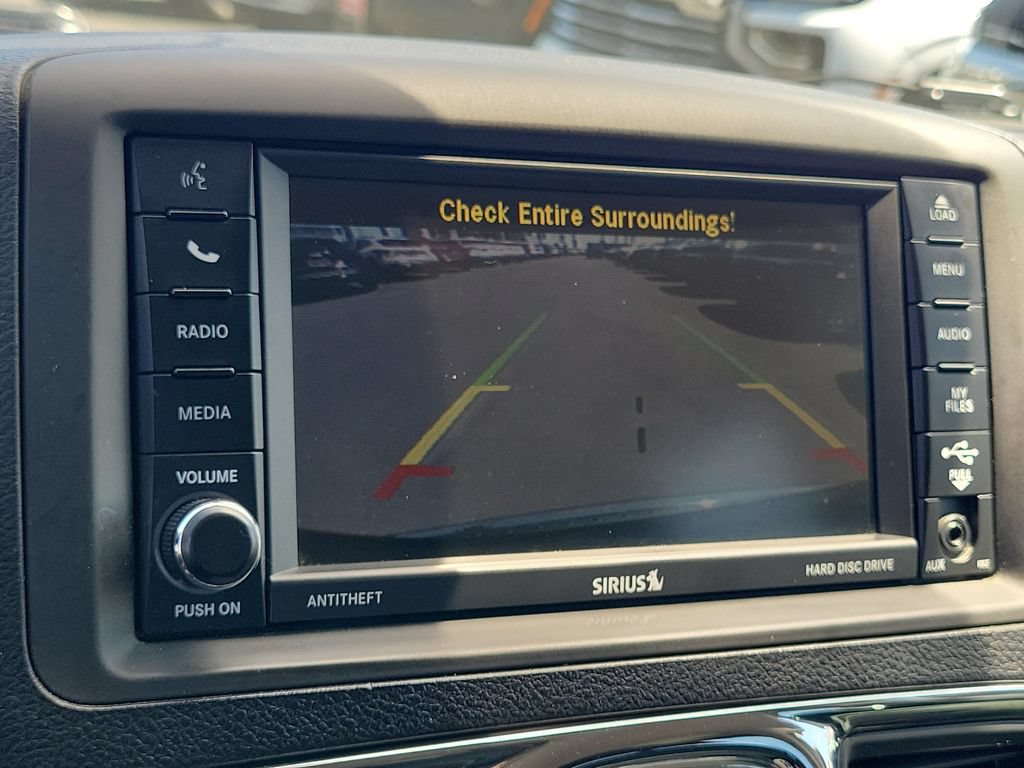 Used 2012 Chrysler Town & Country Touring FWD image 9