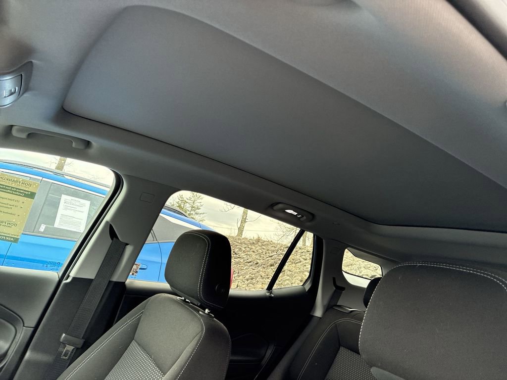 Used 2024 GMC Terrain SLE w/ Driver Convenience Package image 19