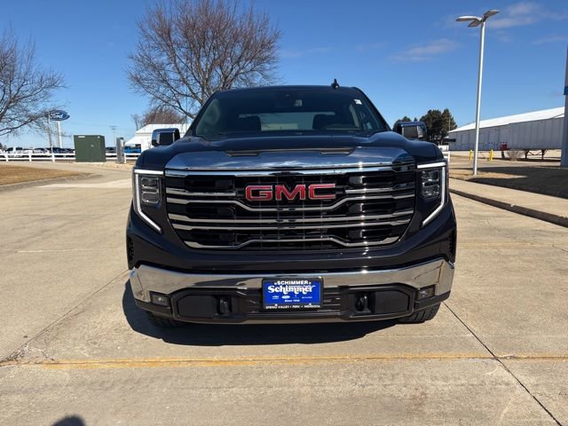 Used 2024 GMC Sierra 1500 SLT AWD/4WD image 4