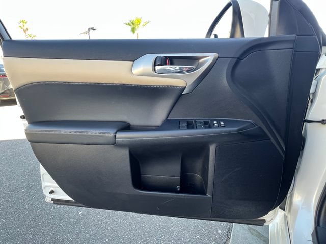 Used 2016 Lexus CT 200h w/ Navigation Package FWD image 34