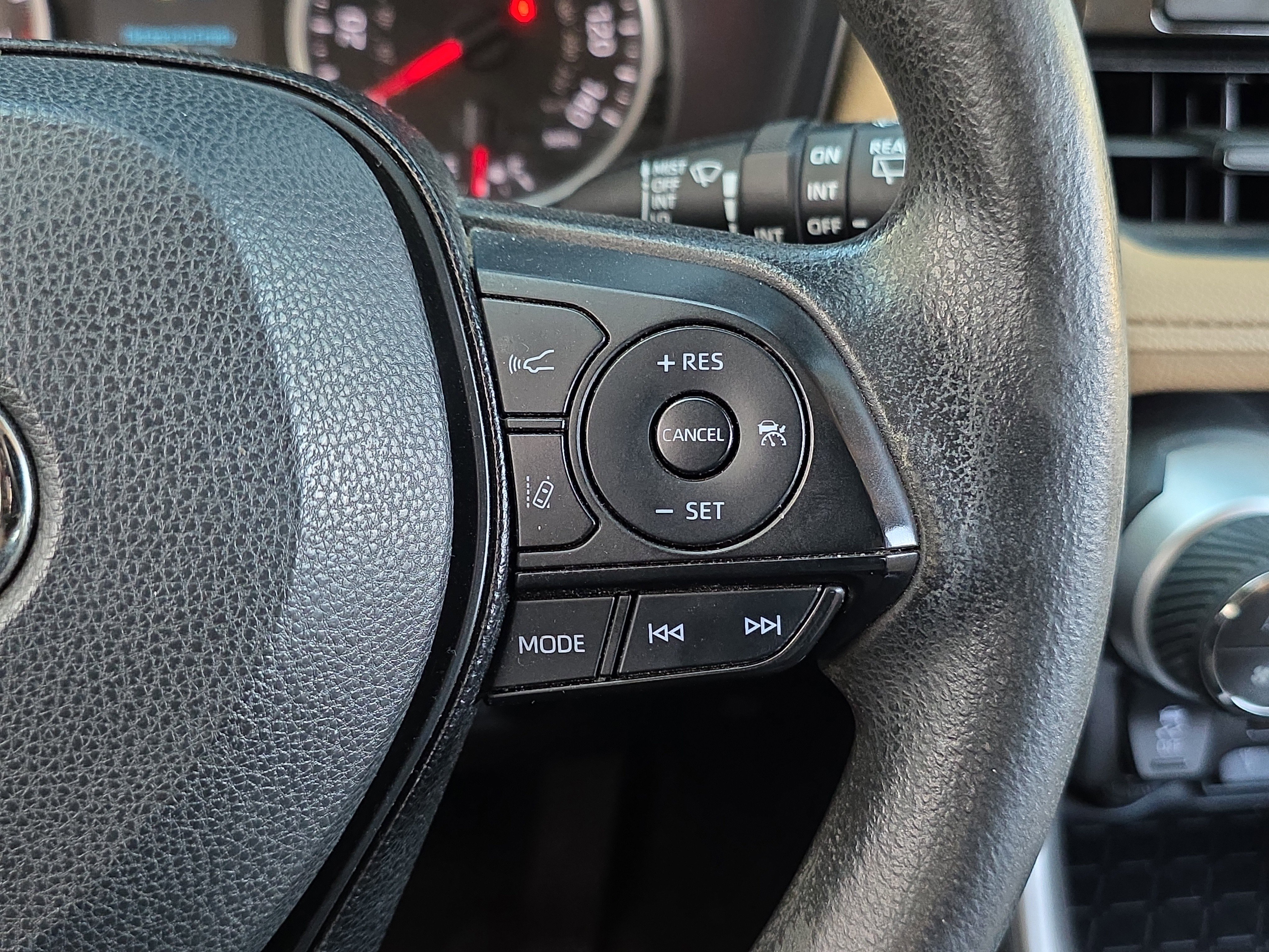 Used 2021 Toyota RAV4 XLE image 13