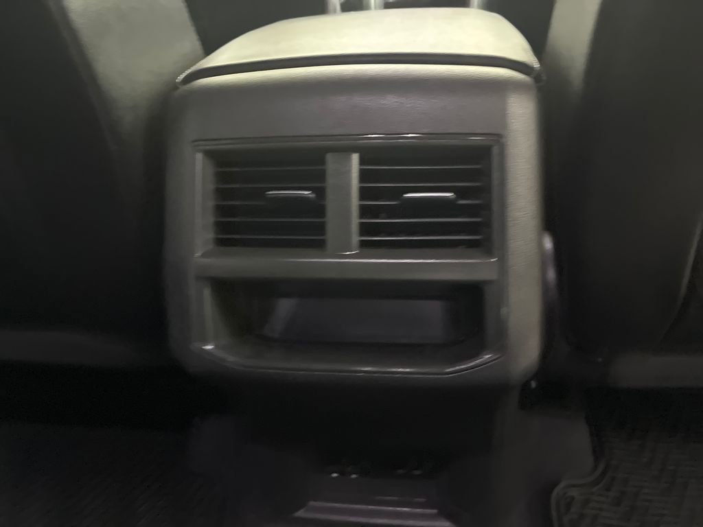 Used 2022 Volkswagen Atlas Cross Sport SE image 26