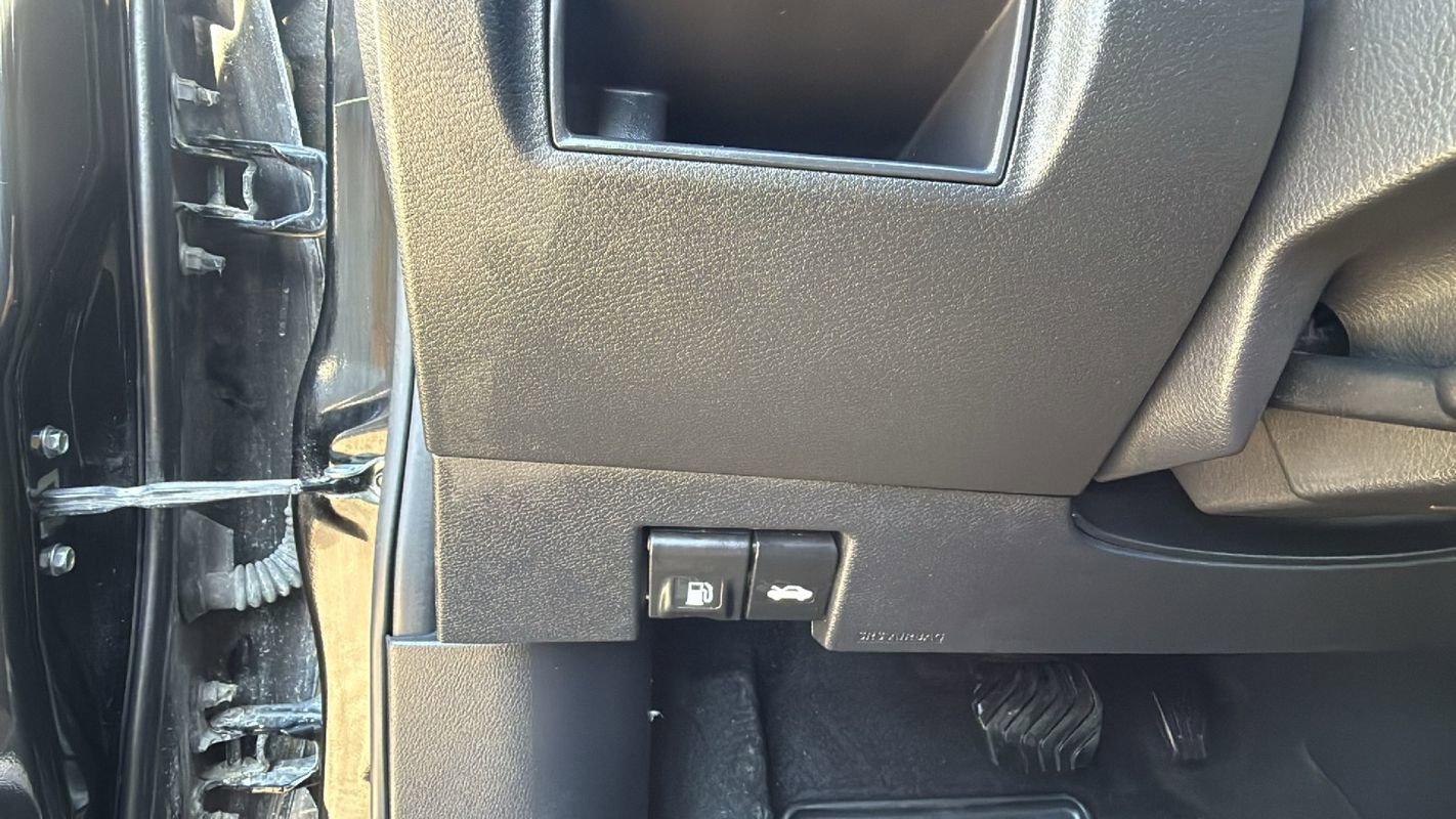 Used 2020 Nissan Versa SV image 24