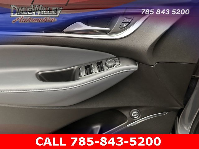 Used 2021 Buick Enclave Essence image 16