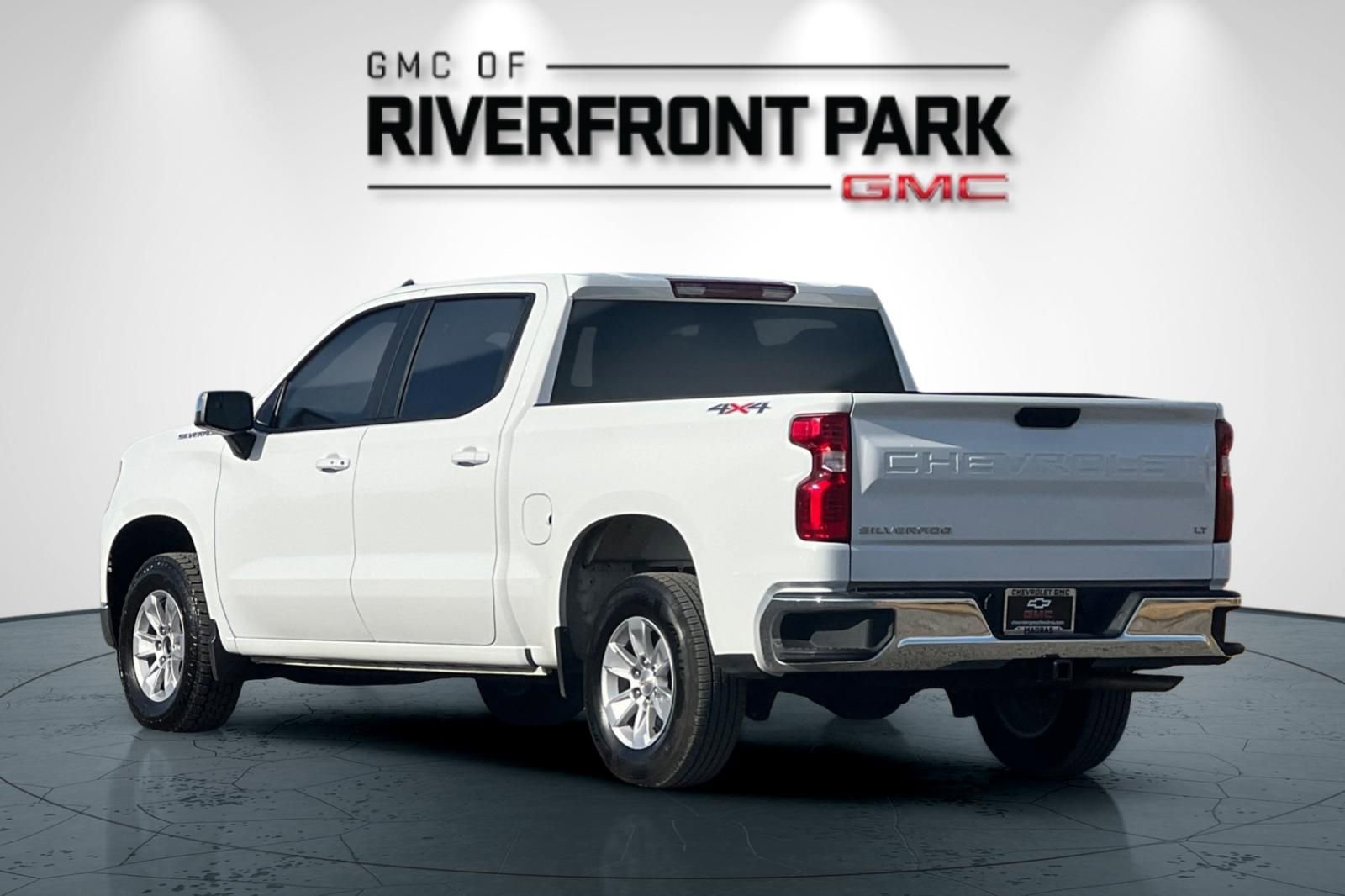 Used 2025 Chevrolet Silverado 1500 LT AWD/4WD image 5