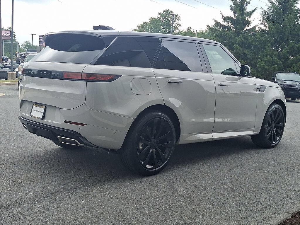 New 2026 Land Rover Range Rover Sport Dynamic SE AWD/4WD image 3