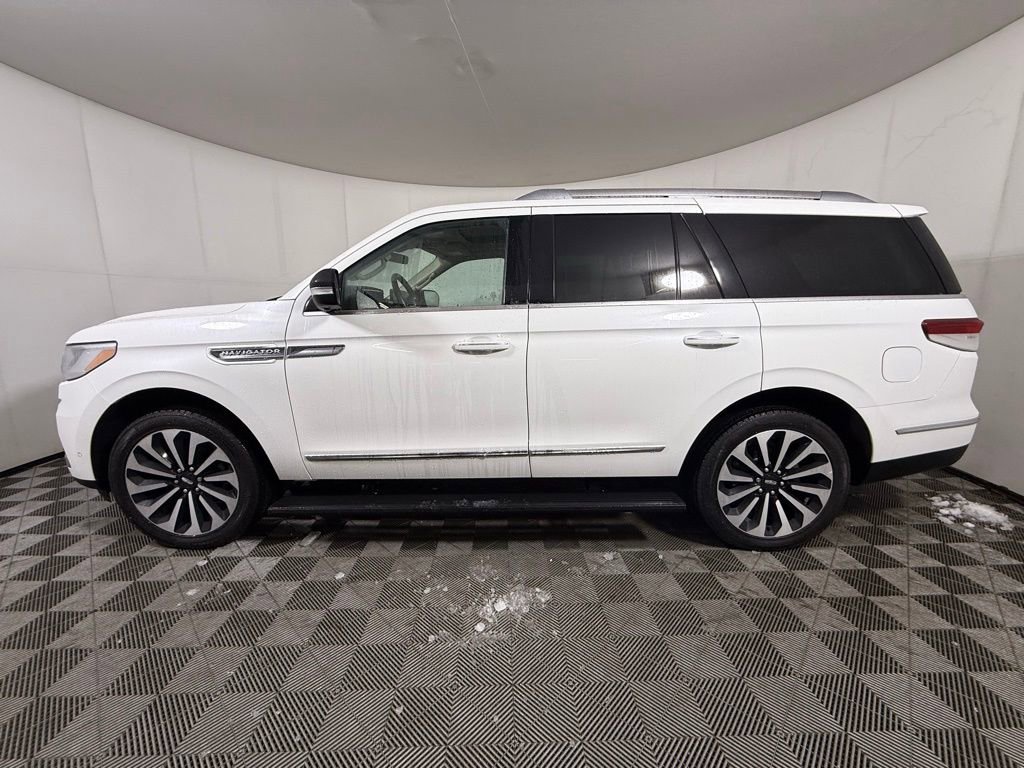 Certified 2023 Lincoln Navigator Reserve image 2