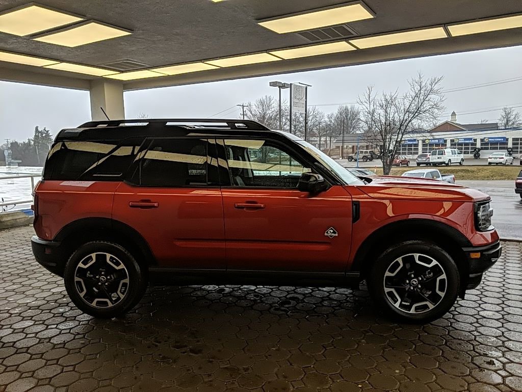 Used 2024 Ford Bronco Sport Outer Banks w/ Tech Package image 4